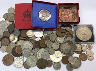 Lot 471 - One box of assorted coins to include a 1935 silver jubilee medallion