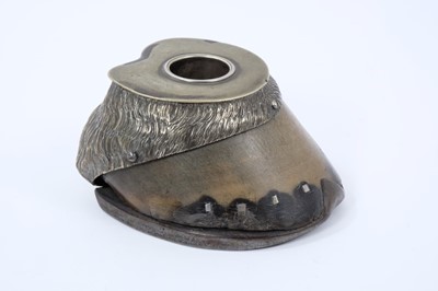 Lot 1004 - Late Victorian horse hoof inkwell with silver plated mounts