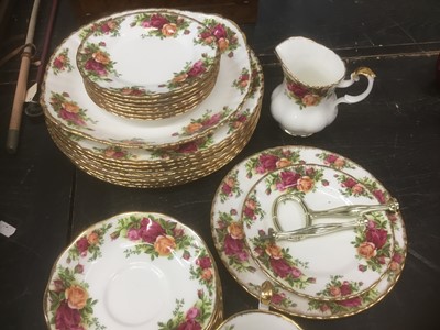 Lot 151 - Small group of Royal Albert Old Country Roses teawares
