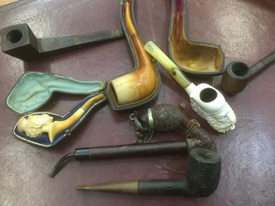 Lot 419 - Group of cased Meerschaums and other pipes