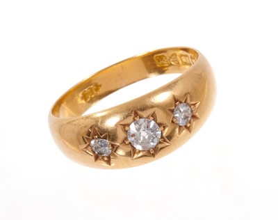 Lot 479 - Early 20th century 18ct gold diamond three stone gypsy ring