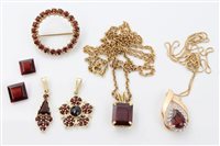 Lot 1512 - Group of garnet Jewellerylery in gold setting -...