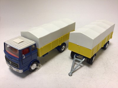 Lot 2001 - Dinky Mercedes-Benz truck and trailer No. 917 boxed