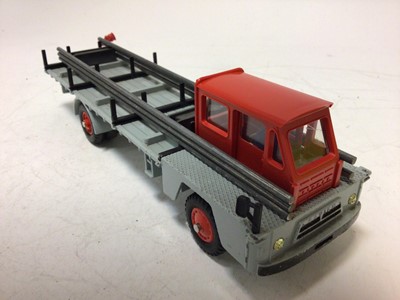 Lot 2005 - Dinky (French issue) Camion Savien Porte-Fer No. 885 boxed