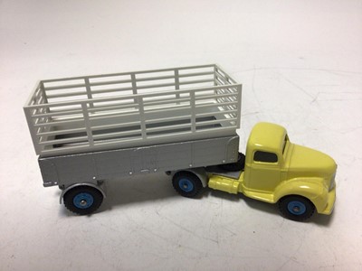 Lot 2016 - Dinky toys Commer convertible articulated truck No. 424 boxed