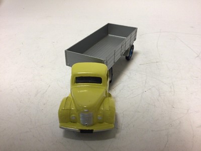 Lot 2016 - Dinky toys Commer convertible articulated truck No. 424 boxed