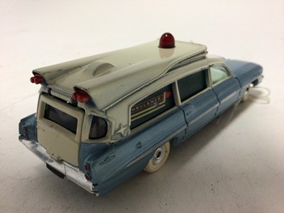 Lot 2020 - Dinky Superior Criterion ambulance with flashing red light No. 277 boxed