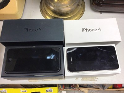 Lot 268 - One box containing a large quantity of mobile phones to include Nokias, iPhones and Samsungs (qty)