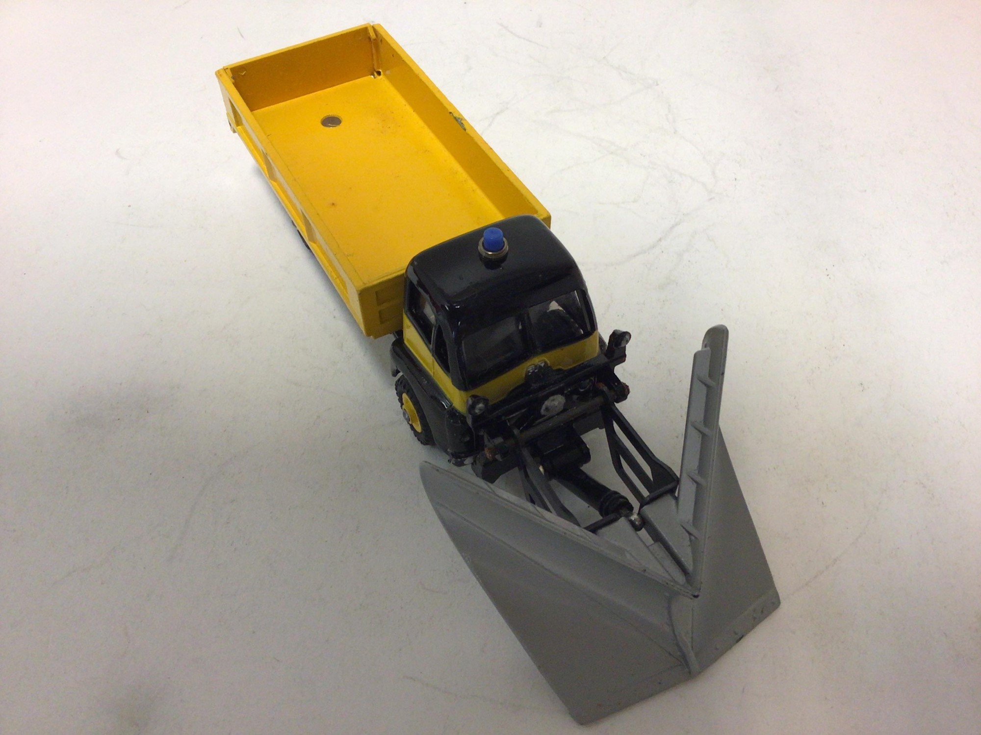 Lot 2033 - Dinky Supertoys snow plough No. 958 boxed
