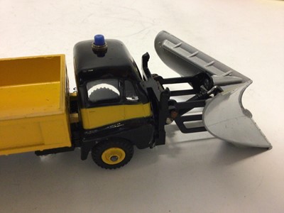 Lot 2033 - Dinky Supertoys snow plough No. 958 boxed