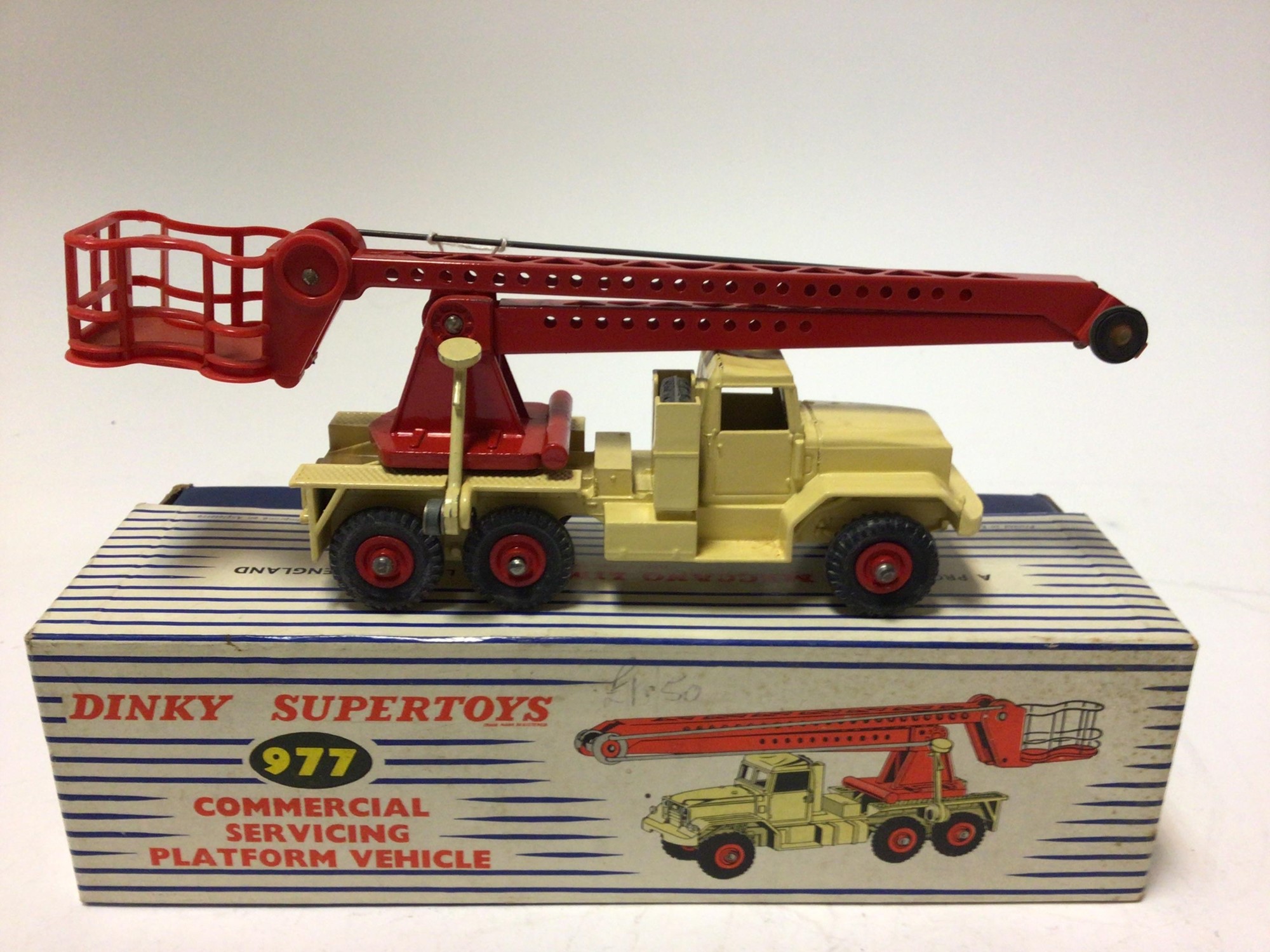 DINKY No.977 COMMERCIAL SERVICING