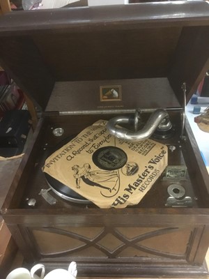 Lot 402 - HMV Gramaphone in oak case