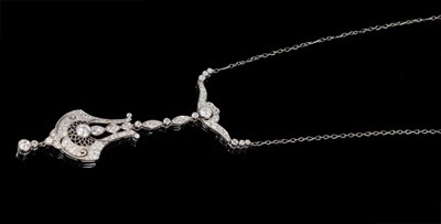 Lot 460 - Edwardian Belle Époque diamond pendant necklace