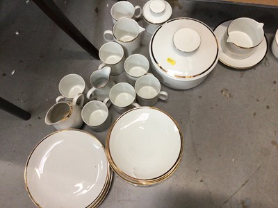 Lot 566 - Thomas German porcelain tea and dinner service