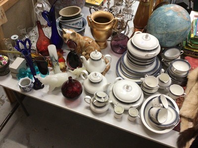 Lot 571 - Sundry glass and china, including Royal Doulton Sherbrooke pattern, a Mike Hinton cat, etc