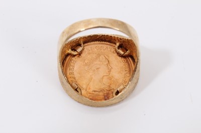 Lot 2 - Elizabeth II gold sovereign, 1978, in 9ct gold ring mount
