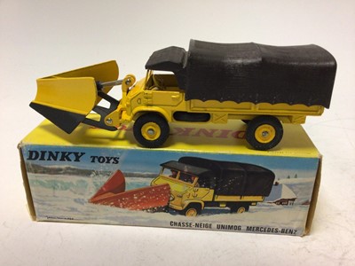 Lot 2086 - Dinky French Issue Chasse-Neige Unimog Mercedes-Benz No567, boxed
