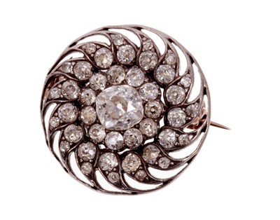 Lot 494 - Victorian diamond target brooch