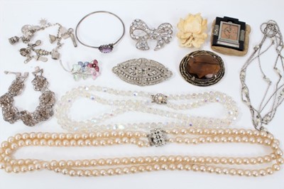 Lot 498 - Group of antique and vintage jewellery to include carved ivory brooch, paste jewellery and other items