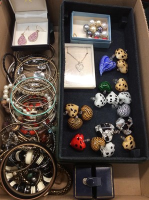 Lot 759 - Costume jewellery including glass heart pendants, necklaces and bangles