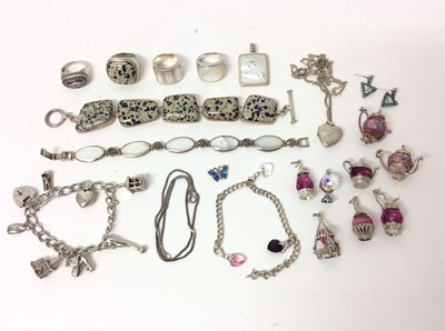 Lot 650 - Group silver and white metal jewellery