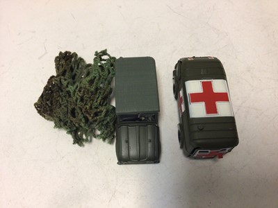Lot 2168 - Dinky French Issue Sinpar 4 x 4 No 800, Ambulance Militaire No 807, both boxed (2)