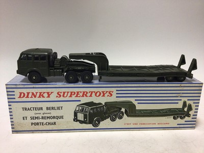 Lot 2186 - Dinky Supertoy French Issue Tracteur Berliet Et semi-Remorque Porte-Char No 890, boxed