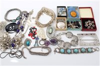 Lot 1551 - Vintage costume Jewellerylery - including...