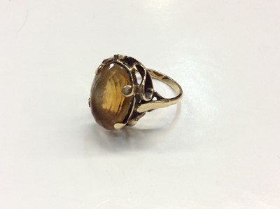 Lot 723 - 9ct gold oval cut citrine ring