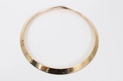 Lot 577 - Italian 14ct yellow gold collar necklace with smooth polished articulated links