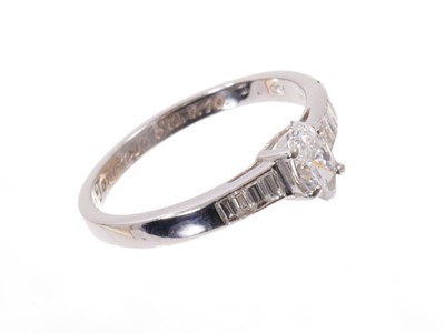 Lot 523 - Marquise shape diamond ring