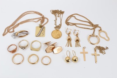 Lot 528 - Group of gold and yellow metal jewellery to include a sovereign pendant, six rings, pair of cufflinks, two pairs of earrings, two pendants, and key chain