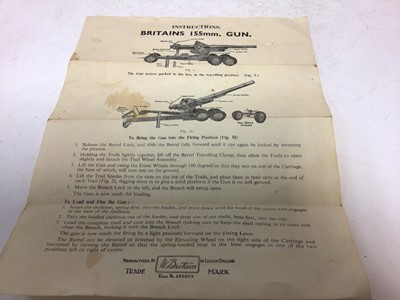 Lot 2265 - Britains 155mm Gun No 2064 and a Bullock Long Range Anti Tank Gun, both boxed (2)