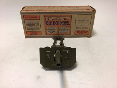 Lot 2265 - Britains 155mm Gun No 2064 and a Bullock Long Range Anti Tank Gun, both boxed (2)