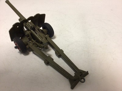 Lot 2265 - Britains 155mm Gun No 2064 and a Bullock Long Range Anti Tank Gun, both boxed (2)
