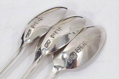 Lot 238 - Set of six George V silver teaspoons, matching sugar spoons and tongs in fitted case