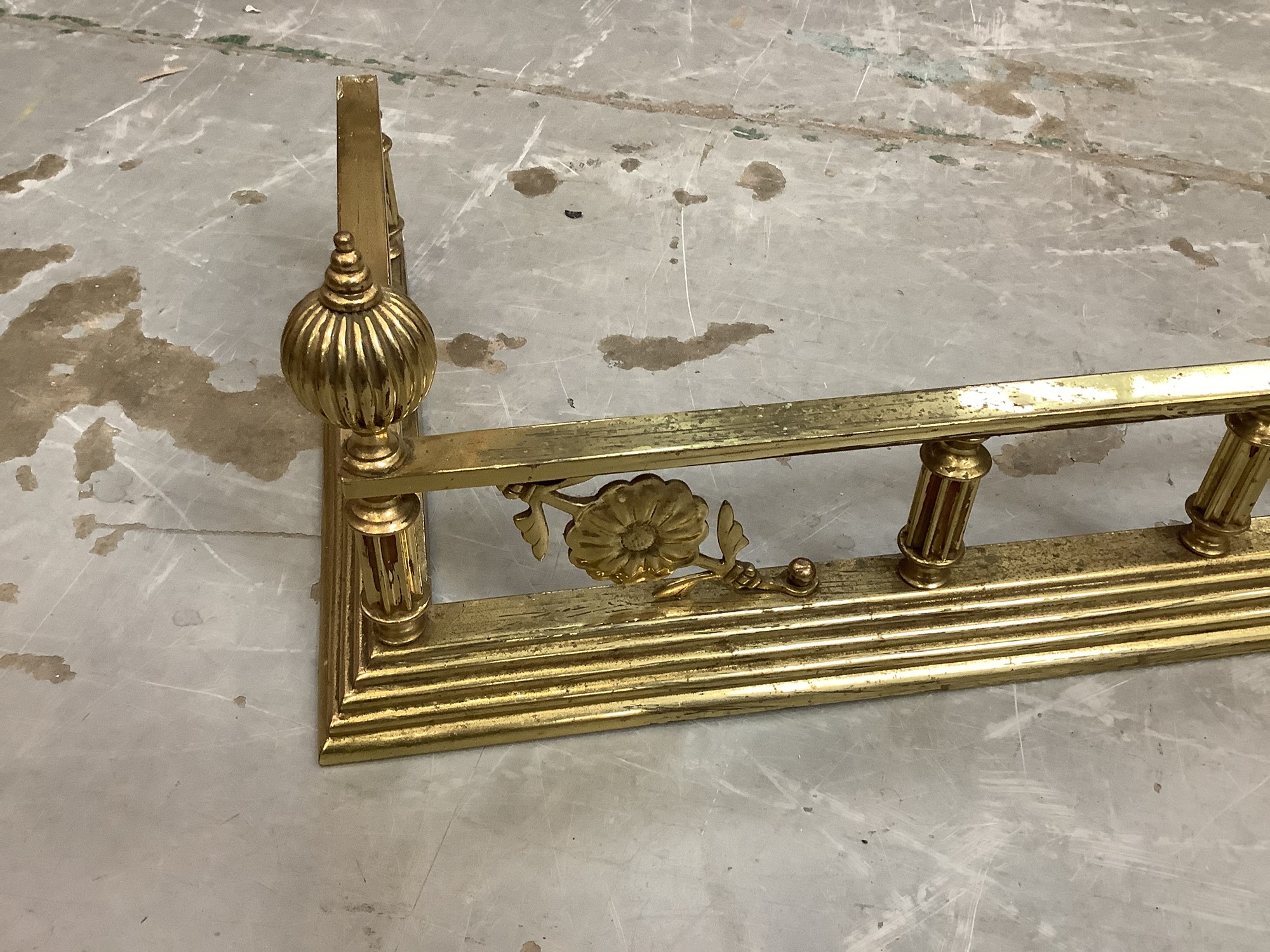 Lot 918 Edwardian Brass fire curb/fender and fire
