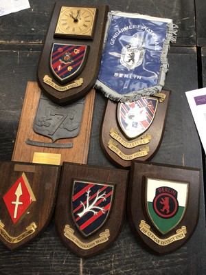 Lot 170 - Group of regimental crests / plaques