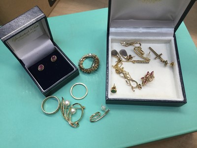 Lot 690 - Group of 9ct gold jewellery to include a diamond pendant with five diamonds weighing approximately 0.25ct in total, ruby brooch, two cultured pearl brooches, various earrings etc