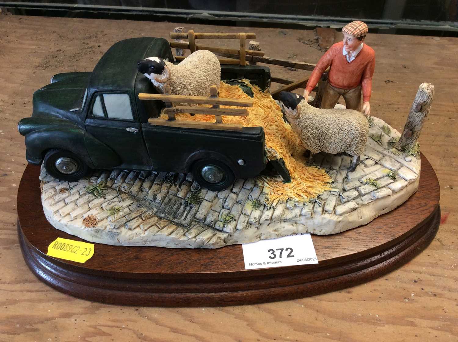 Lot 372 - Border Fine Art James Herriot edition figure of Sheep no. 878 of 1850