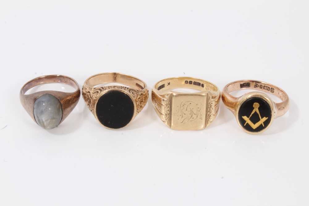 Lot 19 - Four gentlemen's gold rings
