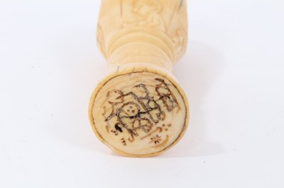 Lot 751 - West African carved ivory seal