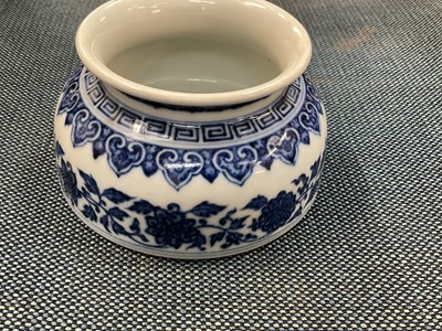 Lot 161 - Chinese blue and white brush washer with foliate and geometric borders, sea mark to base