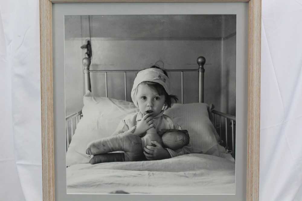 Lot 1850 - Sir Cecil Beaton (1904-1980) modern silver gelatin print - Eileen Dunne in the hospital for sick children, 1940, in glazed gilt frame