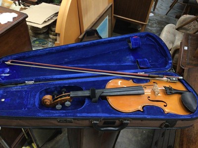 Lot 202 - Stentor Student II violin and bow in case
