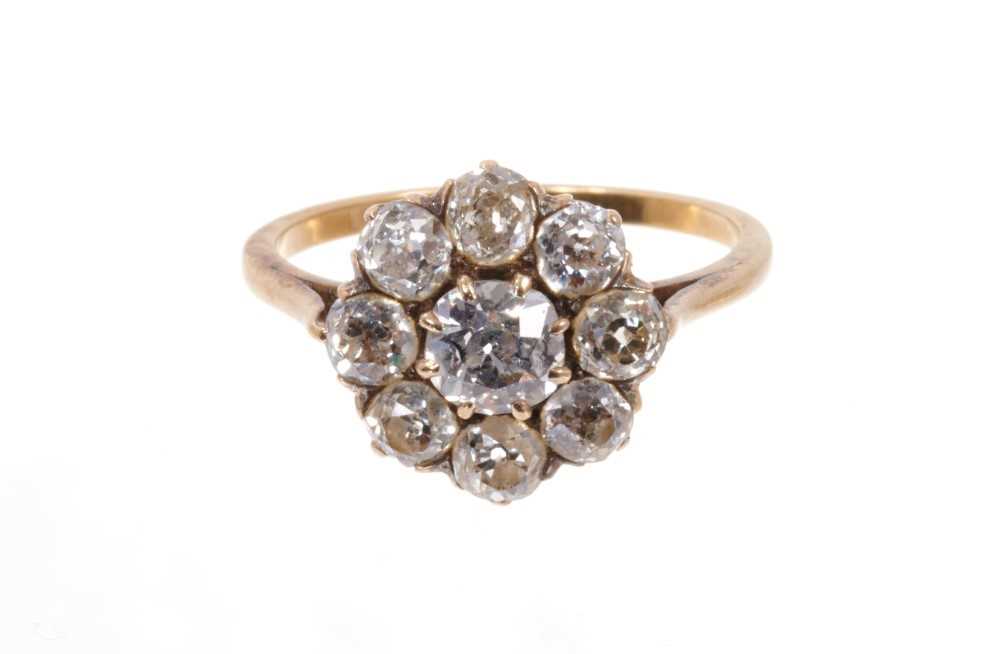 Lot 490 Diamond flower head cluster ring