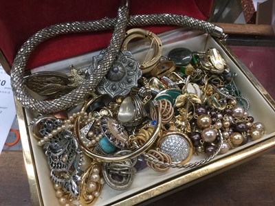 Lot 694 - One case of assorted costume jewellery