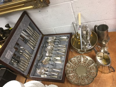 Lot 338 - Canteen of beaded cutlery and other silver plated wares