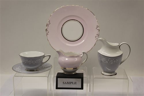 Lot 1033 - Royal Doulton Valleyfield H4911 pattern tea...