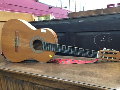 Lot 567 - Guitar